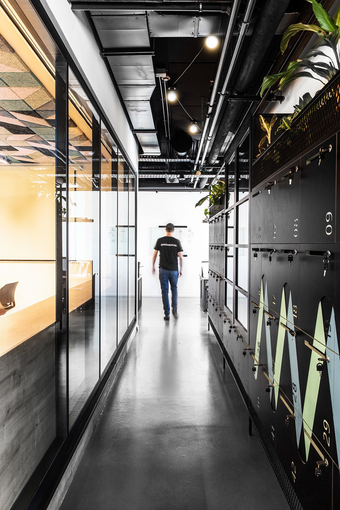 Corridor artmedical-office-9