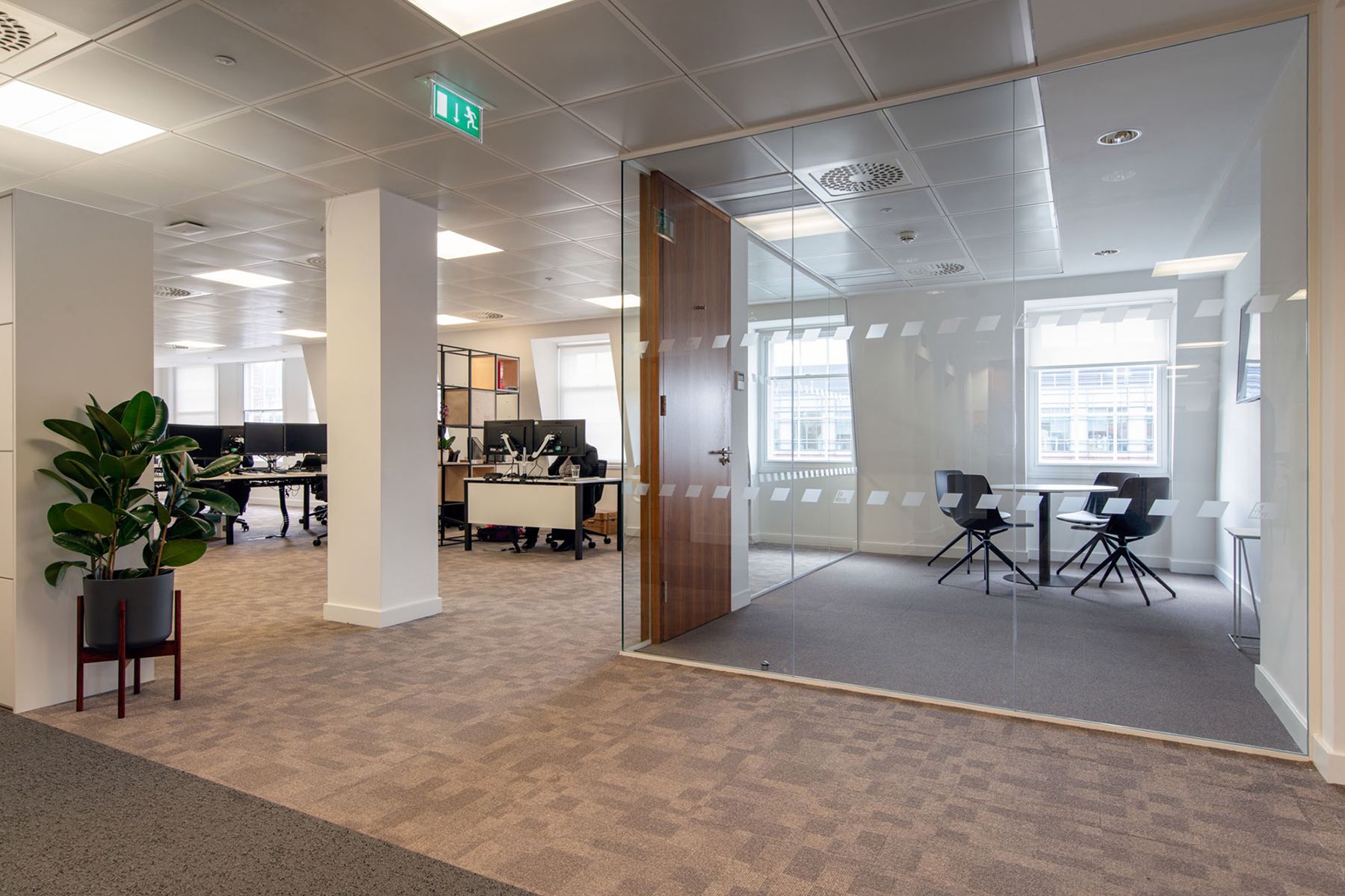 Workspace / meeting room avanti-office-london-1