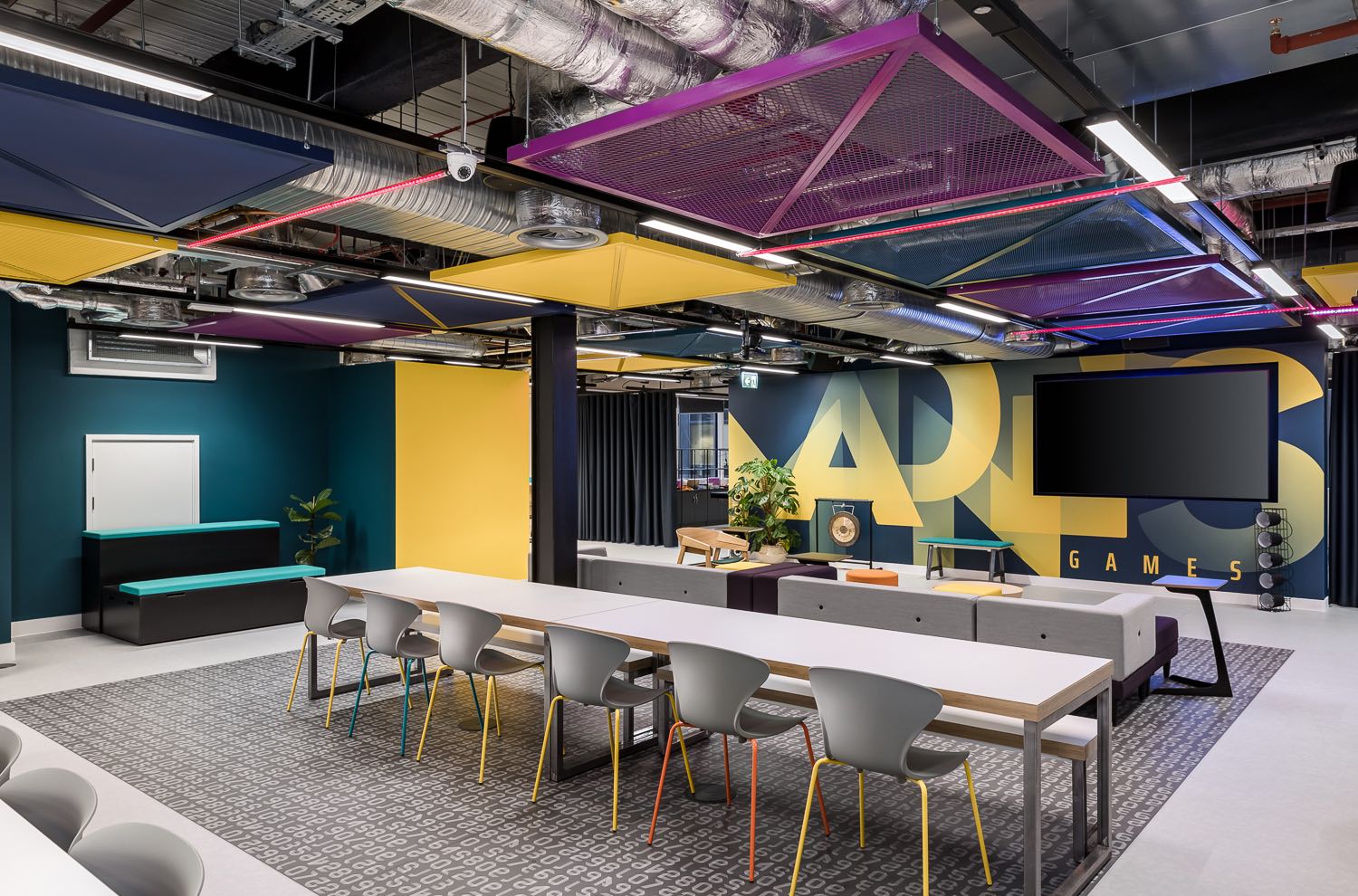 Collaborative space product-madness-london-office-4