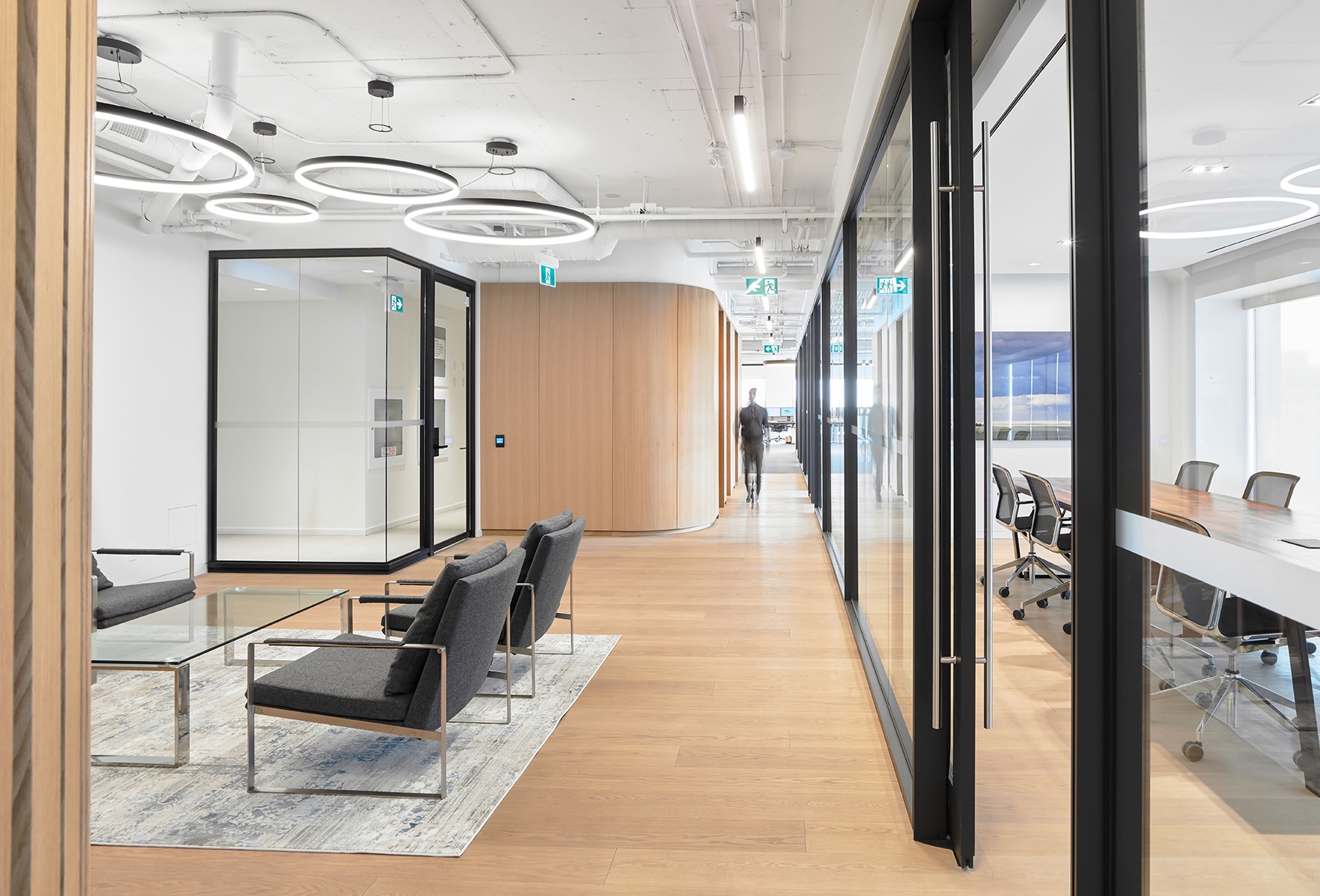 Breakout space / conference room waypoint-toronto-office-2