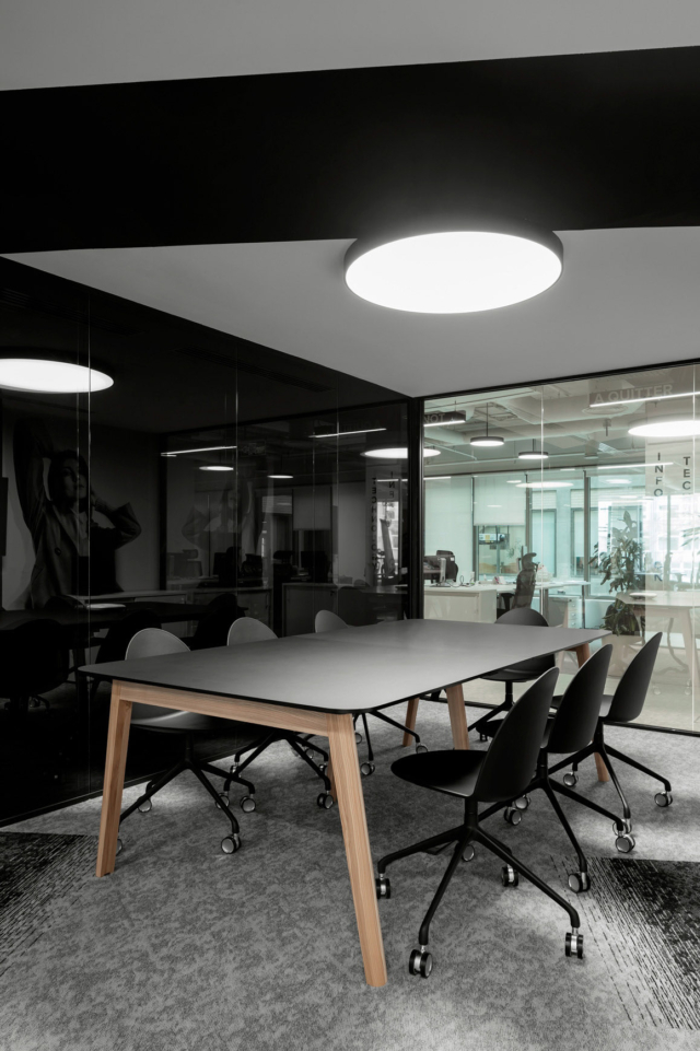 Another Look Inside Lamoda’s Minimalist Moscow Office