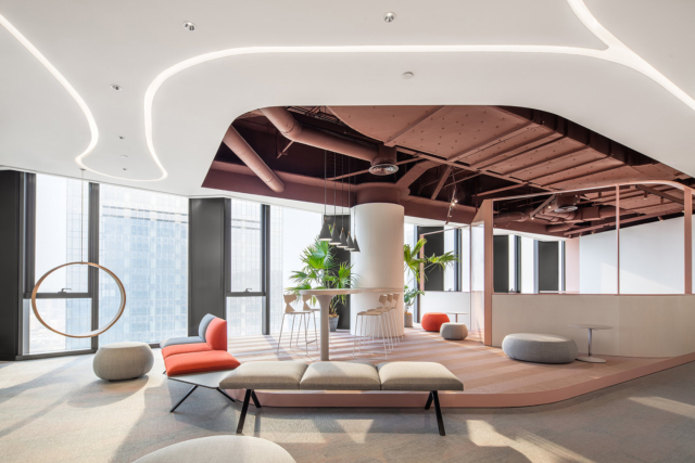 A Look Inside Private E-commerce Company in Xi’an