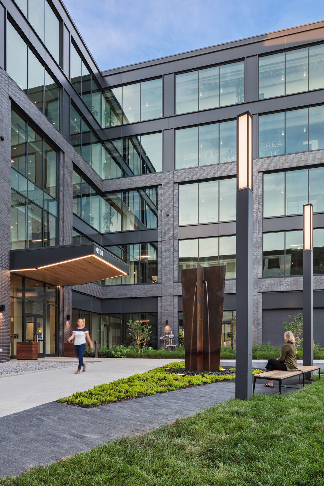 Exterior mi-homes-office-5