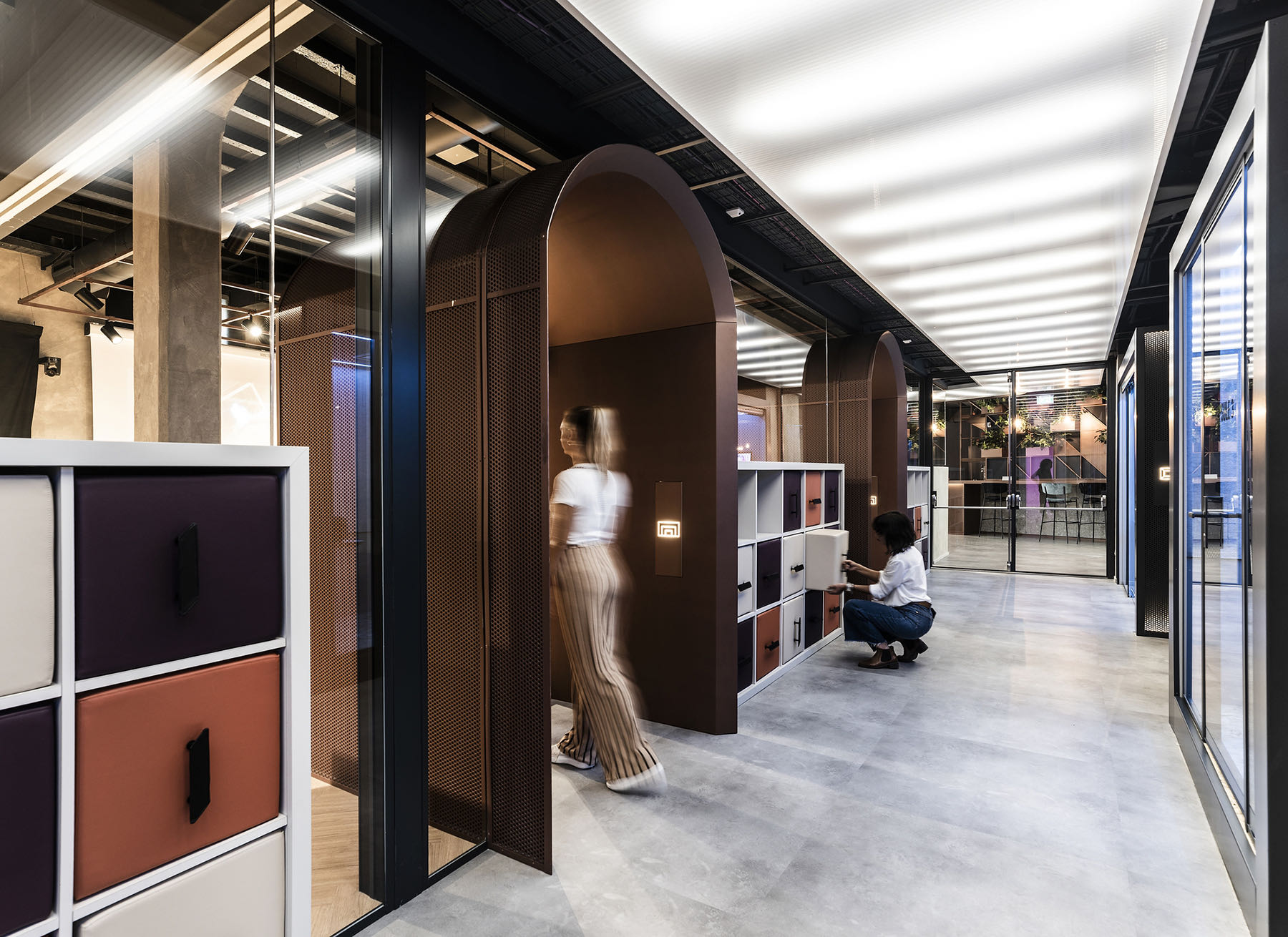 Corridor phyd-milan-office-5