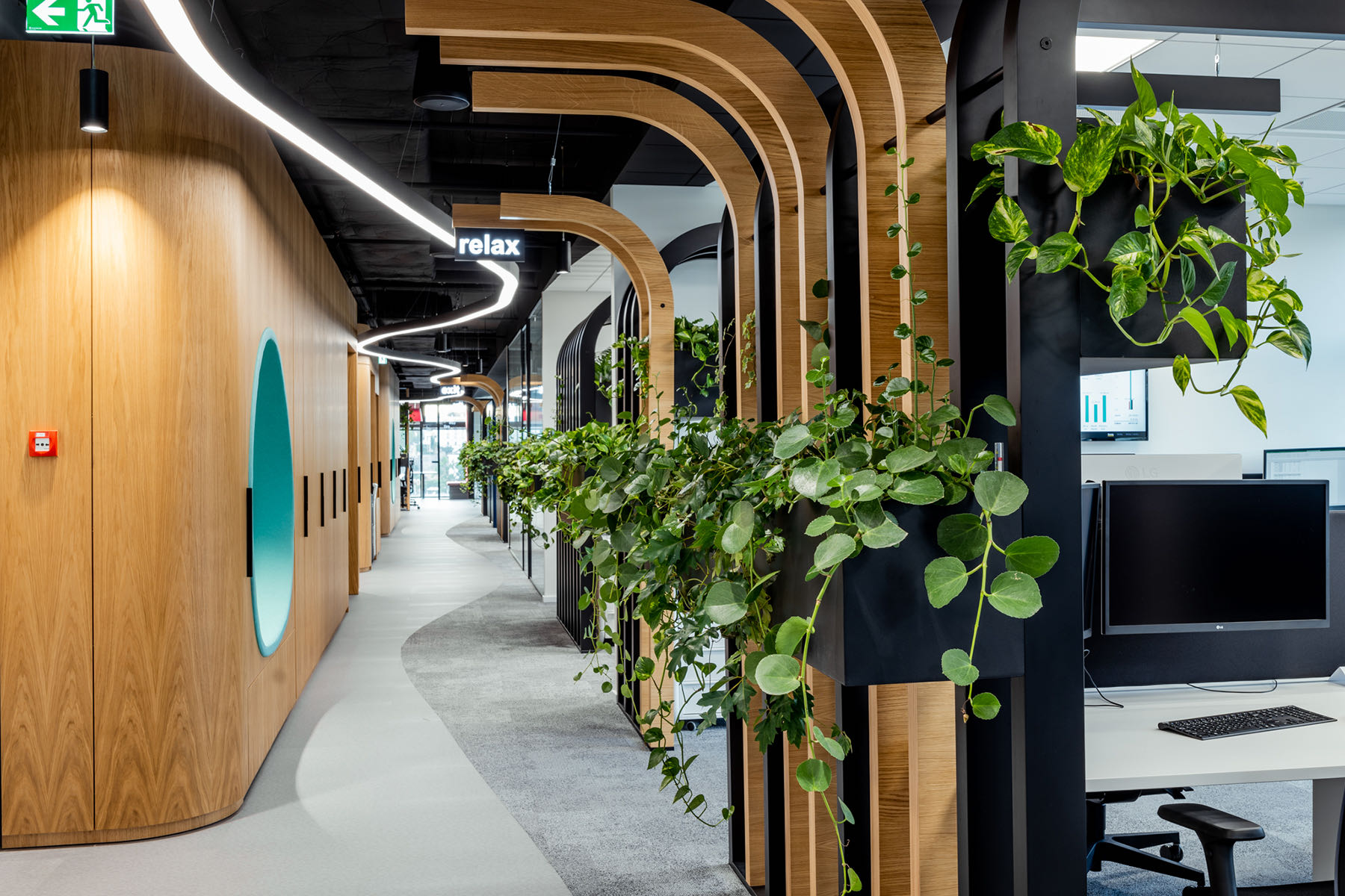Workstations pkv-brno-office-8