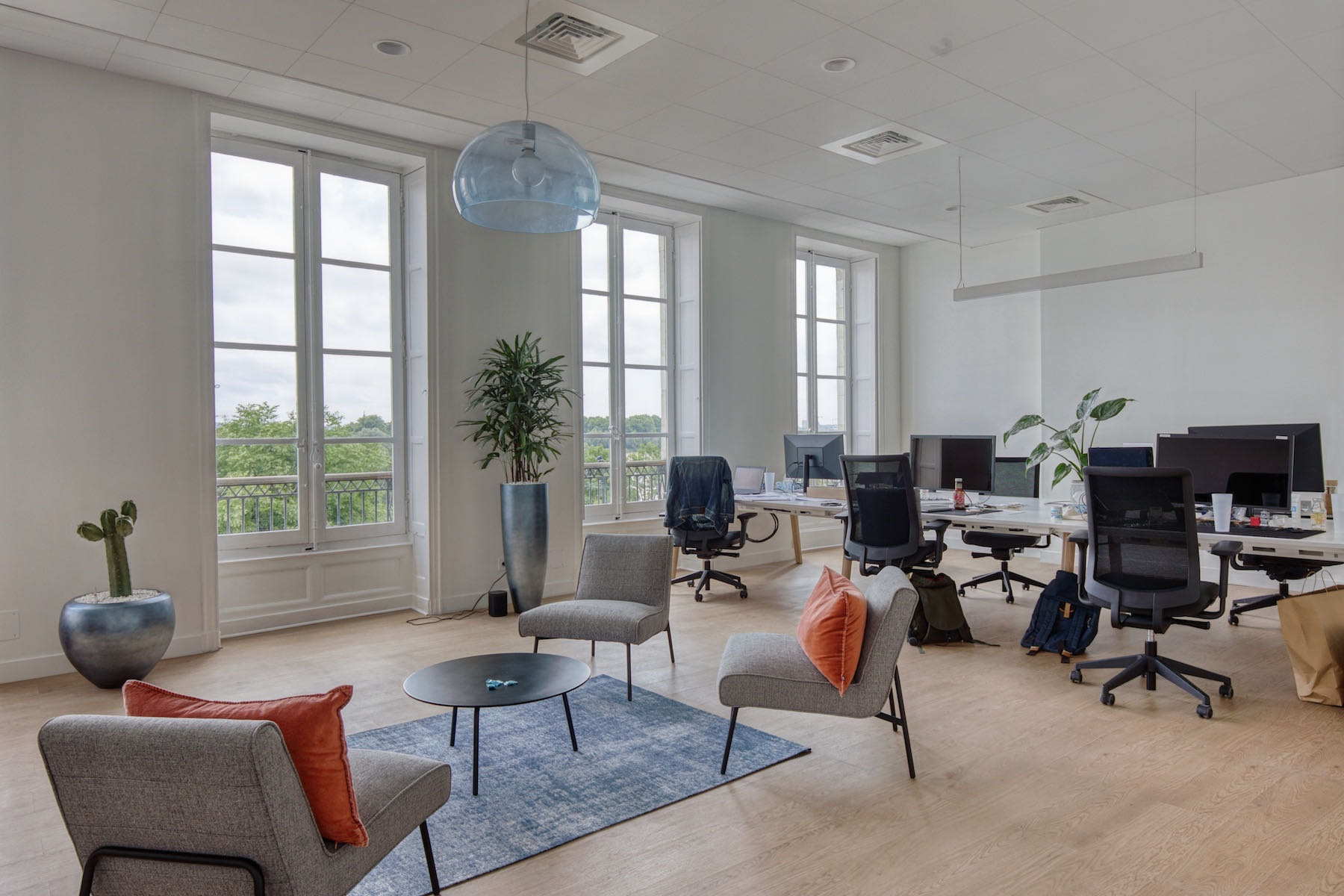 Open-plan workspace luni-office-bordeaux-9