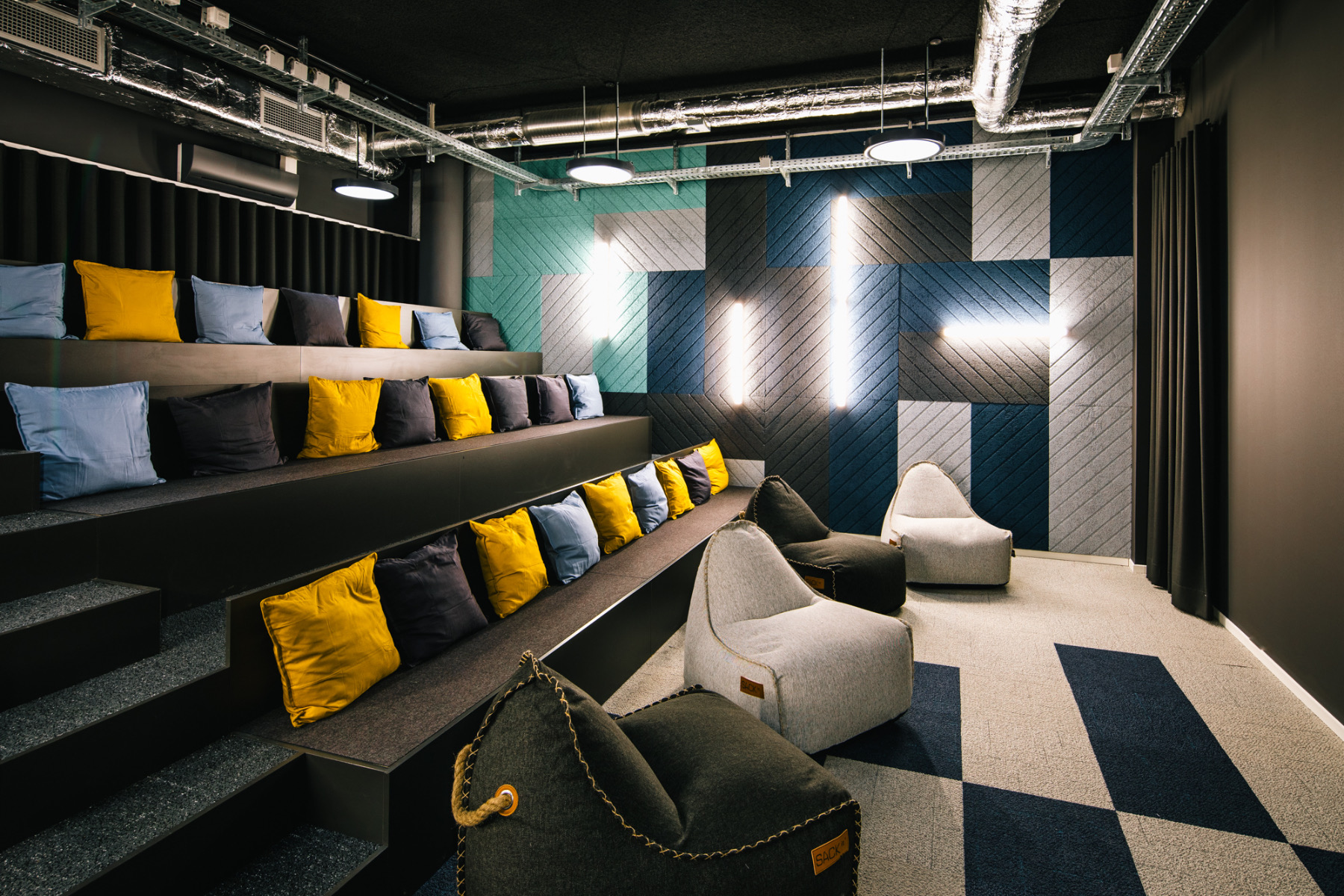 Stadium-style seating ubisoft-dusseldorf-office-11