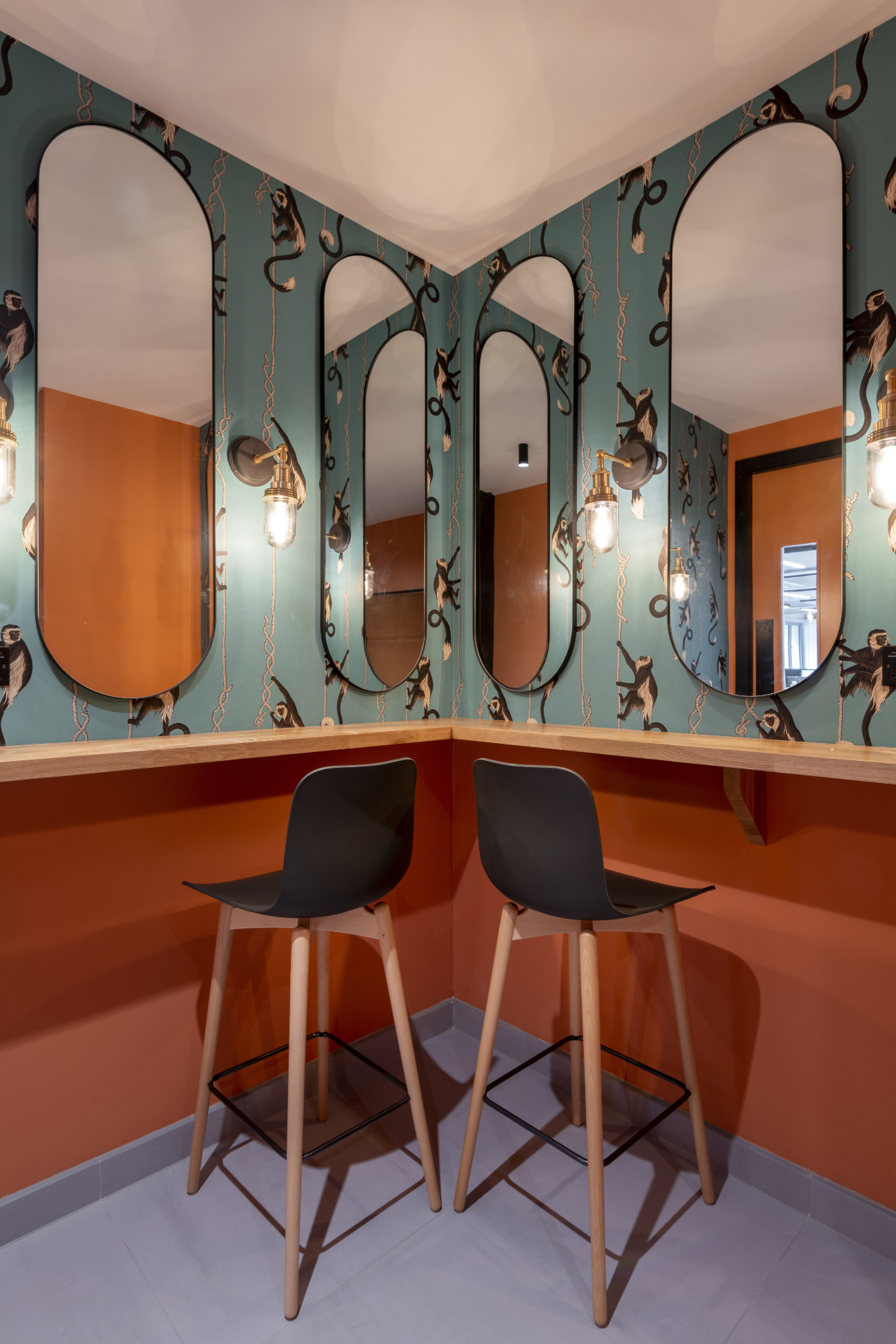 Vanity room point-2-london-office-7