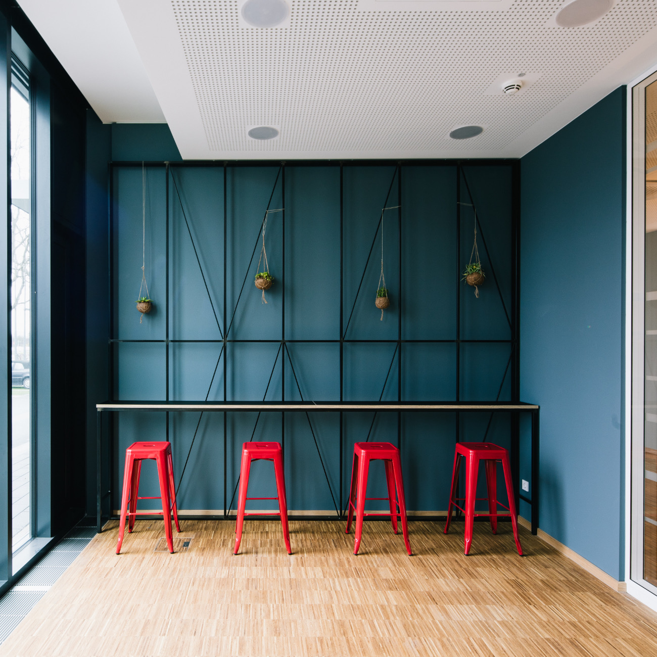 Relax zone surplex-office-8
