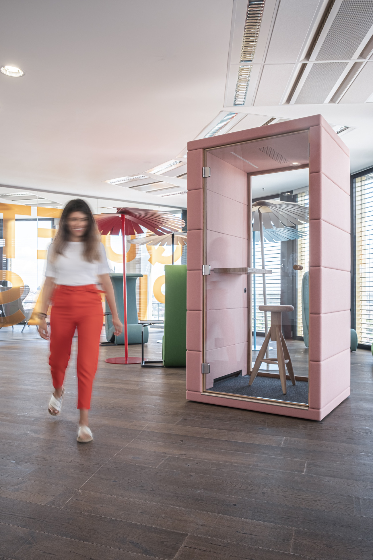 Corridor / Phone booth avast-prague-hq-10