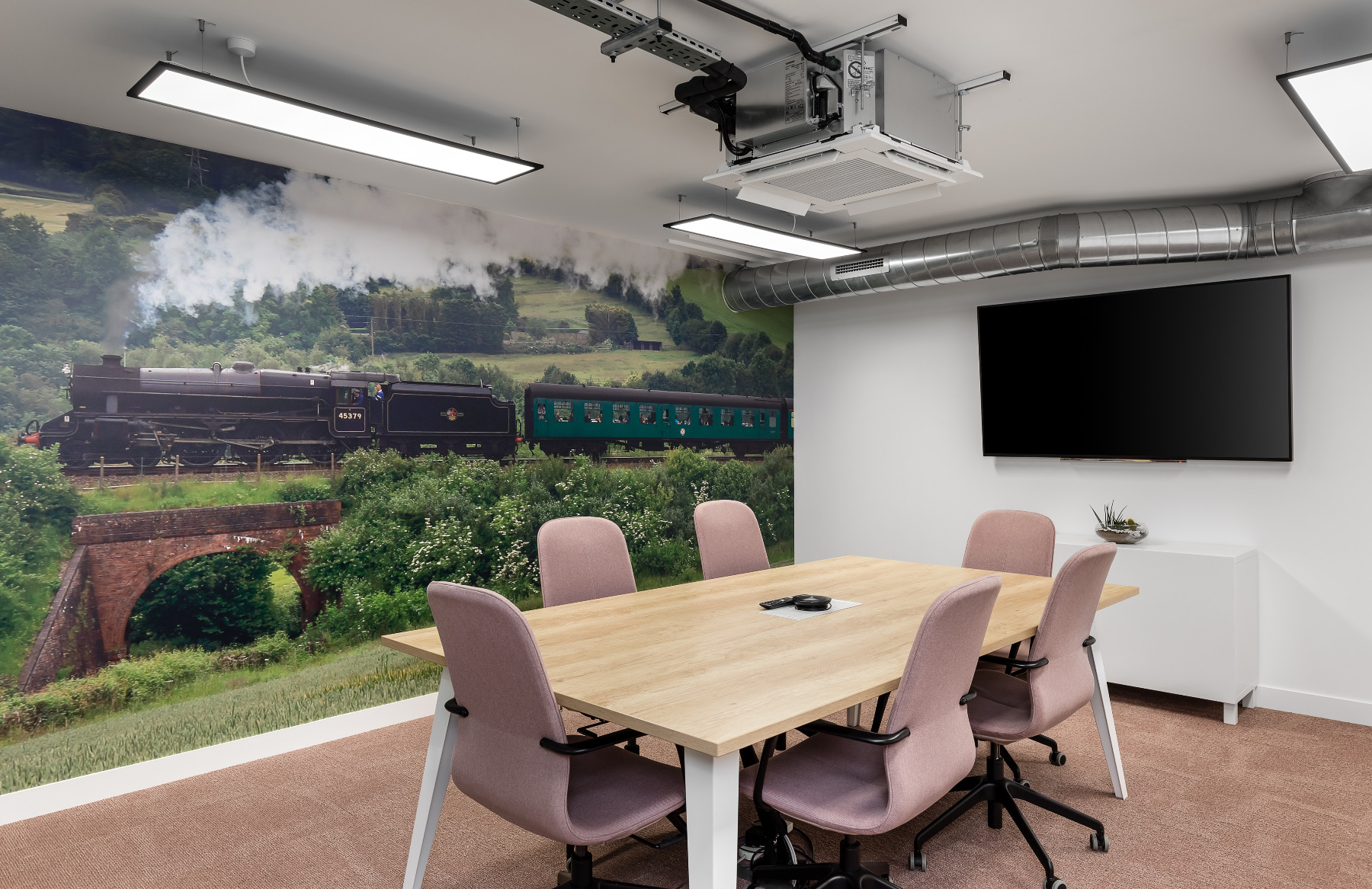 Meeting room clevertouch-office-13