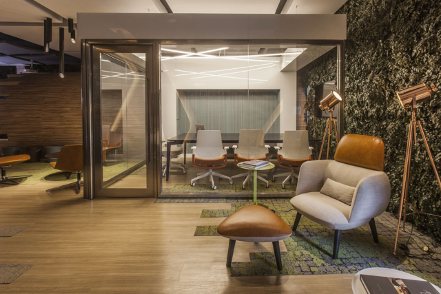 A Look Inside Paulo Octavio’s Brasilia Office