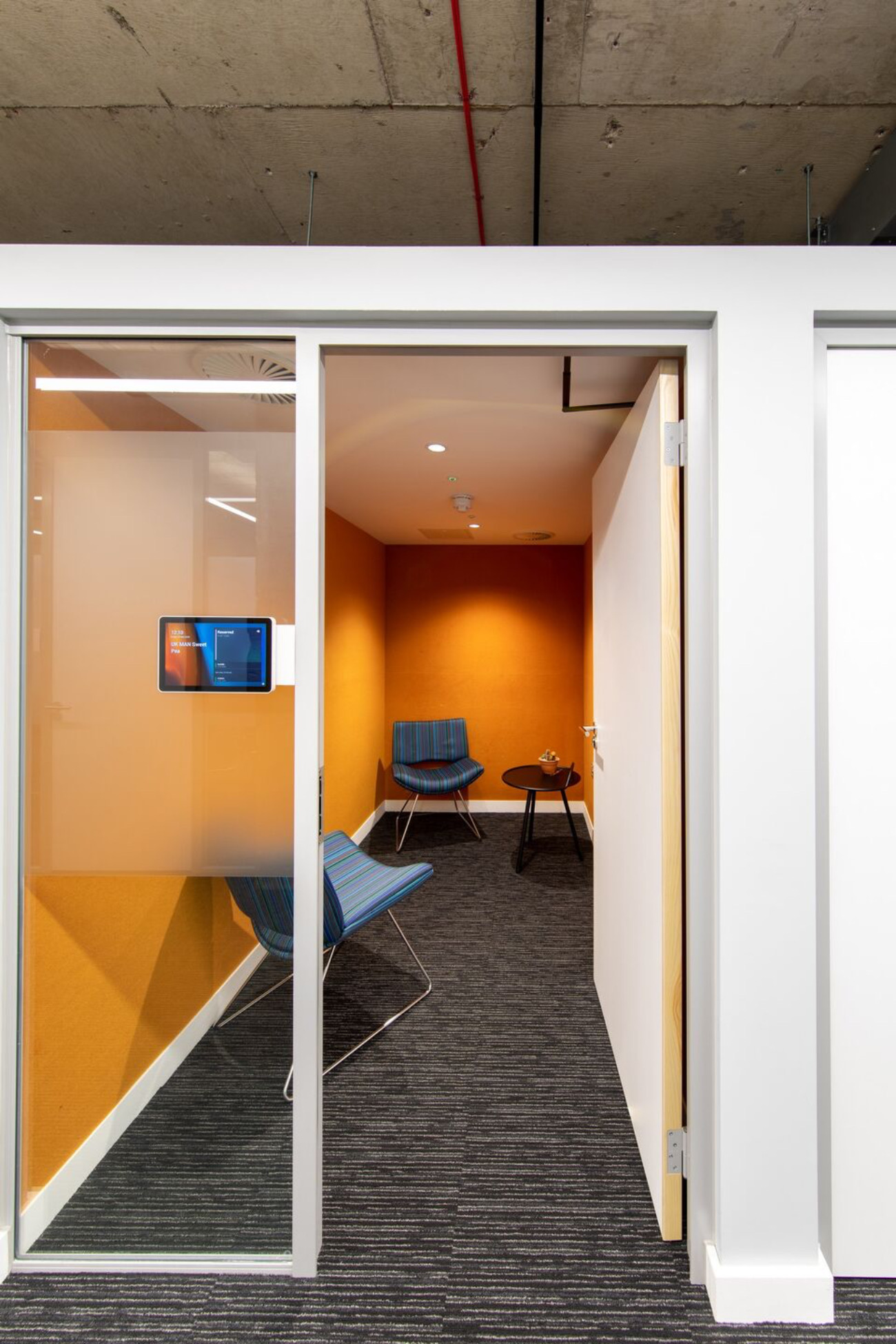 Meeting booth total-jobs-office-4