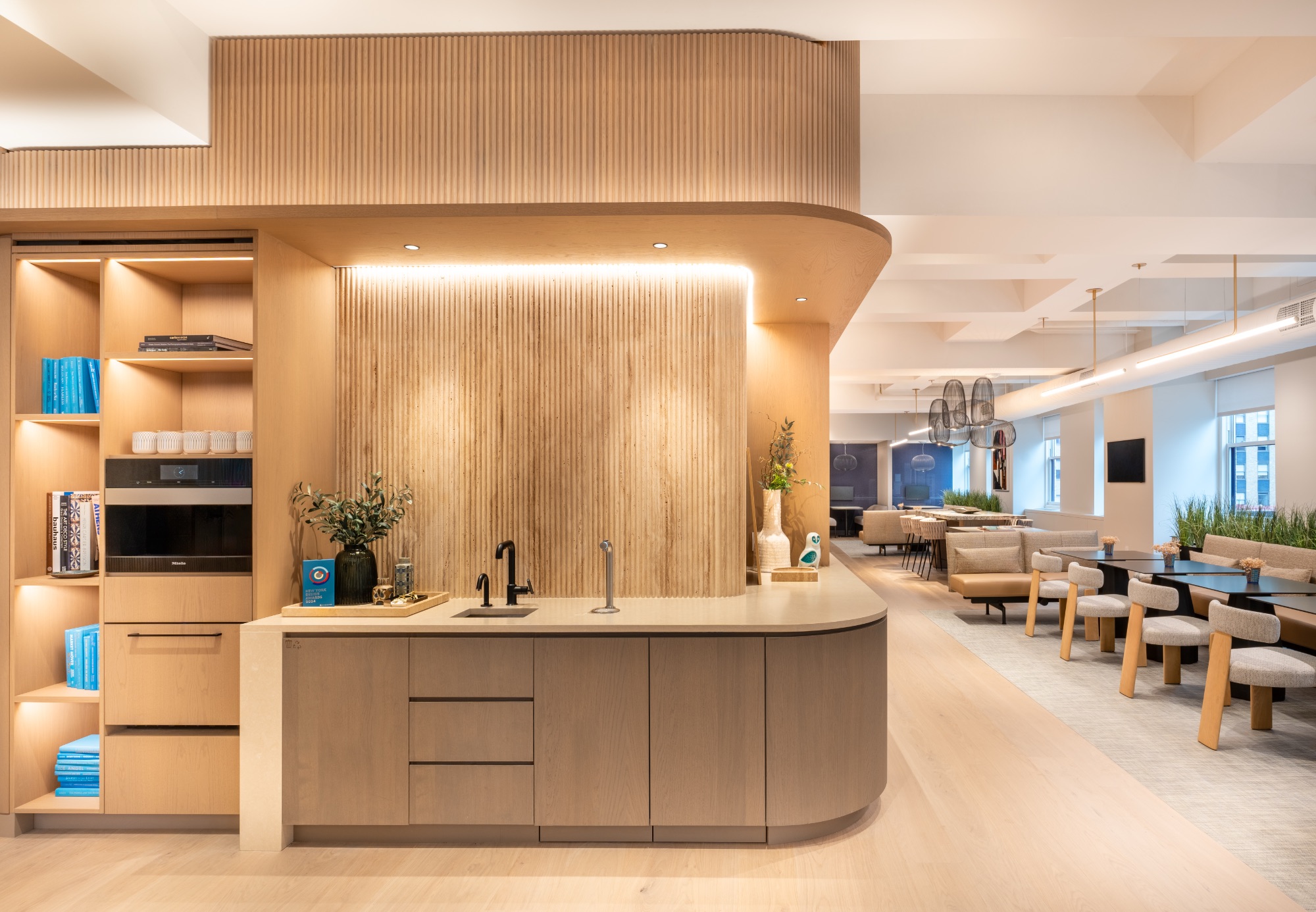 Breakout space ted-moudis-associates-office-4
