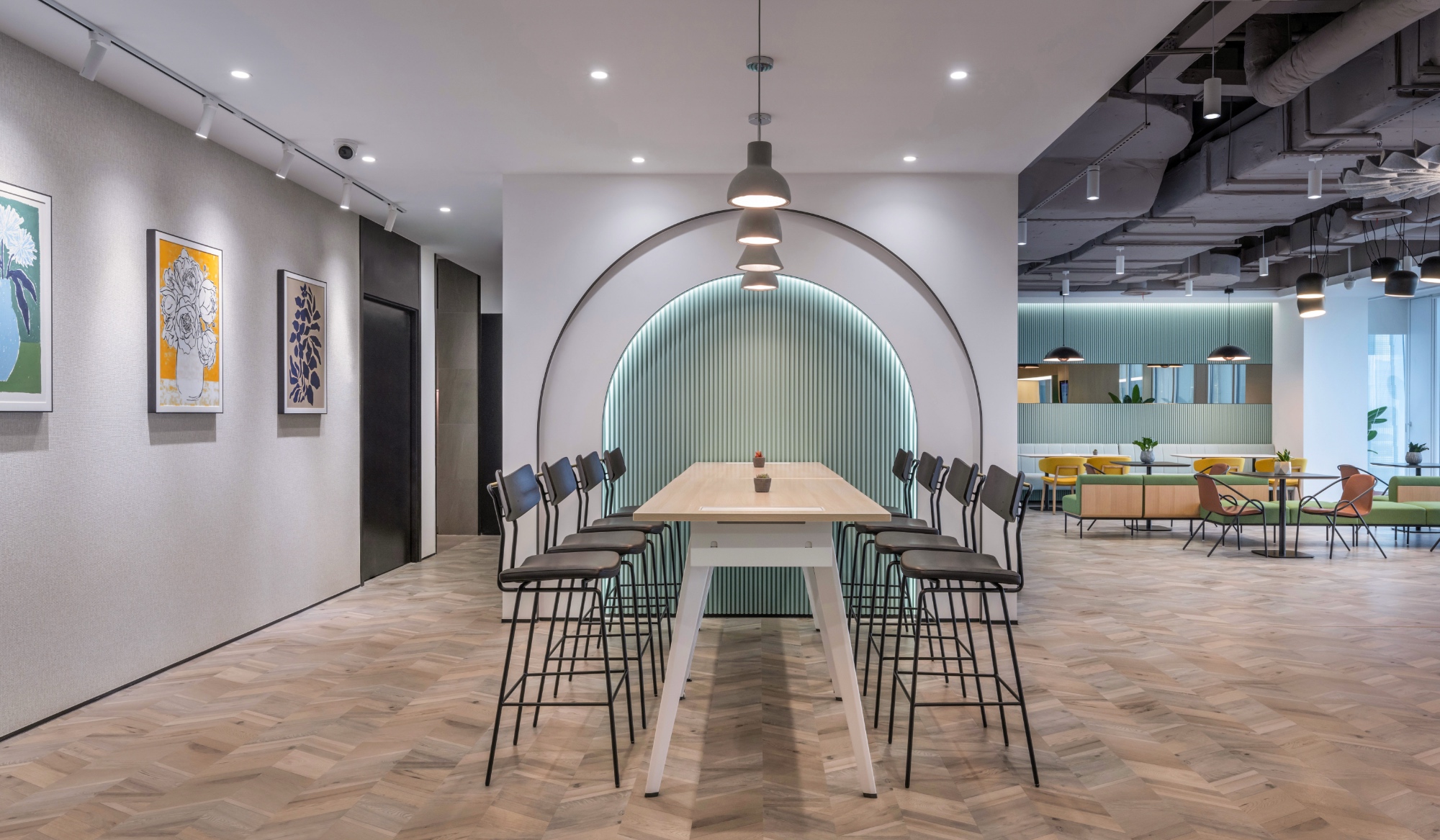 Communal space lilith-games-office-12