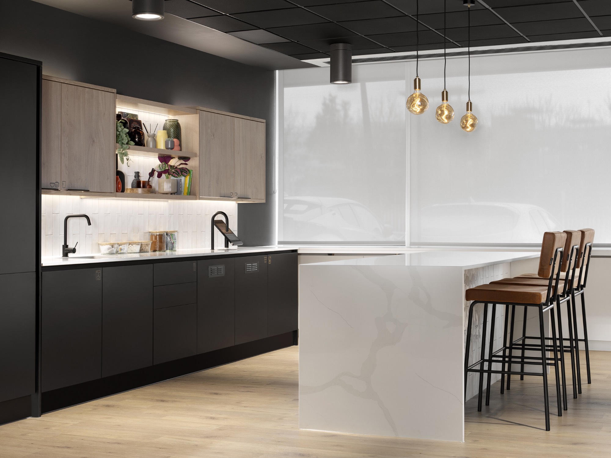 Kitchen / Communal space inginuity-office-5