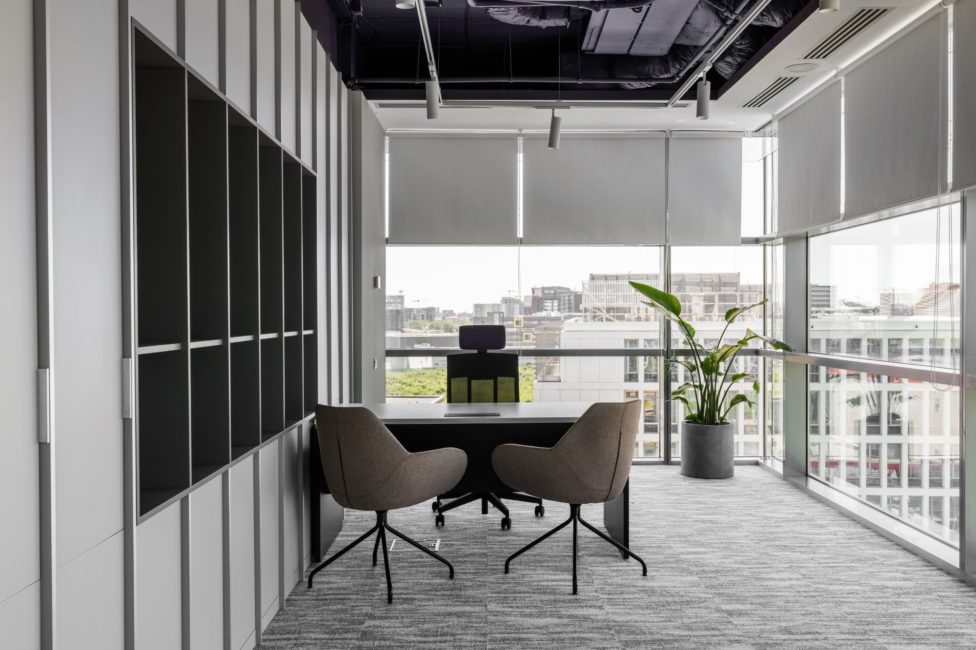 Private workspace k2-investment-company-13