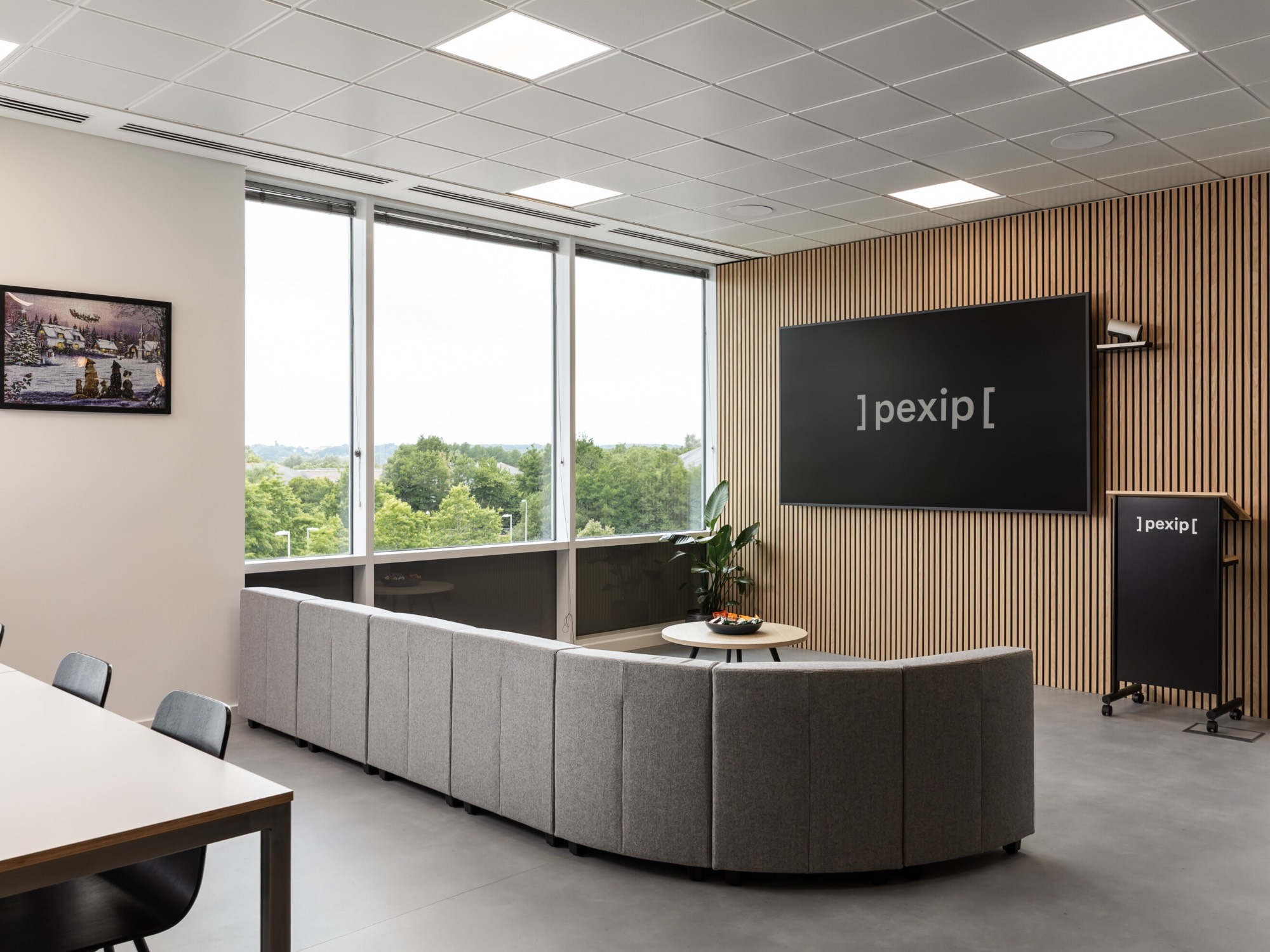 Lounge pexip-office-7