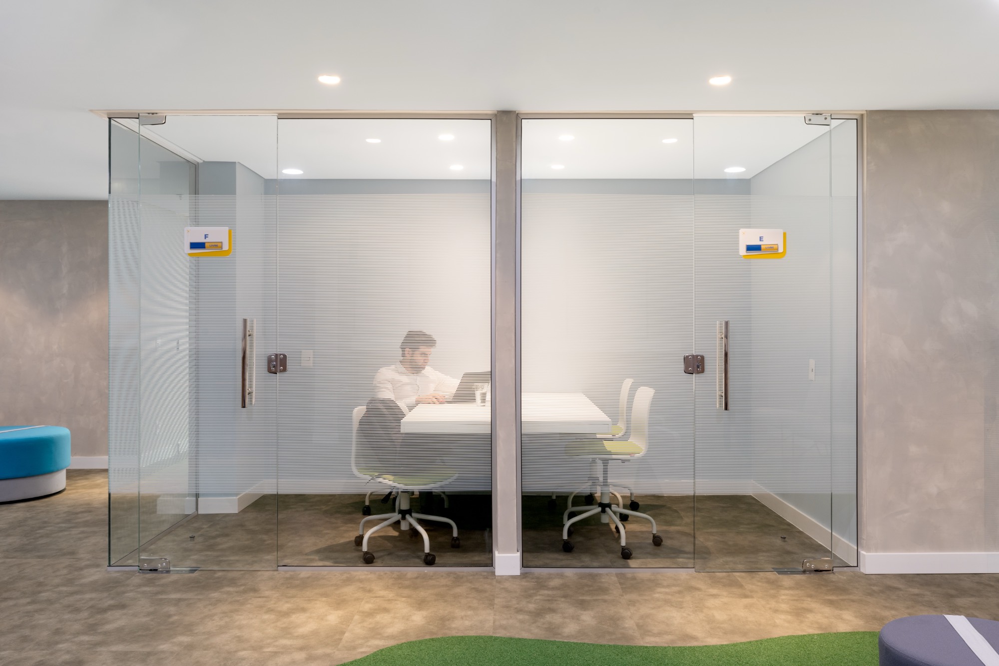 Meeting room conexis-office-17