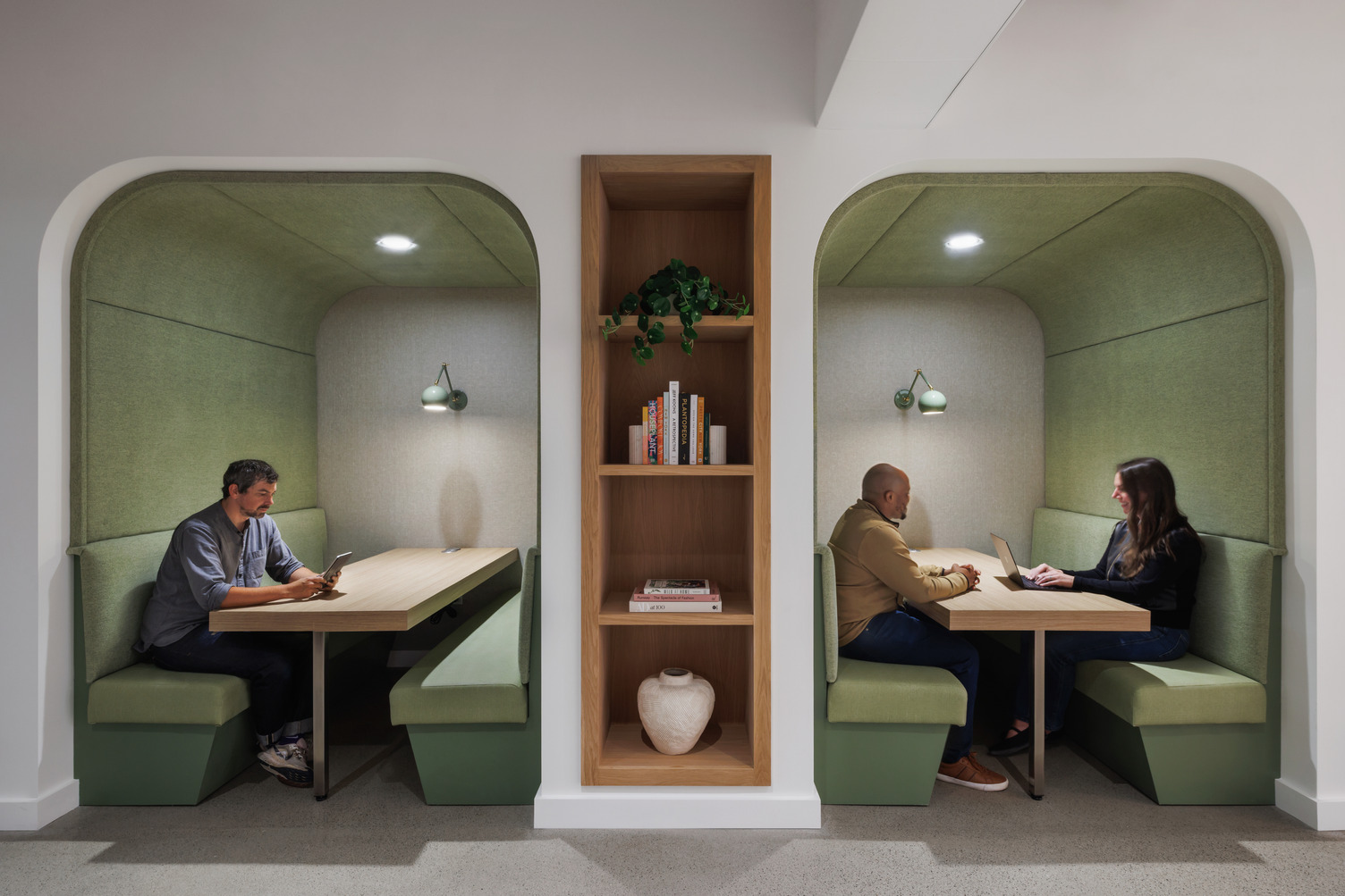 Meeting pod american-eagle-office-nyc-13