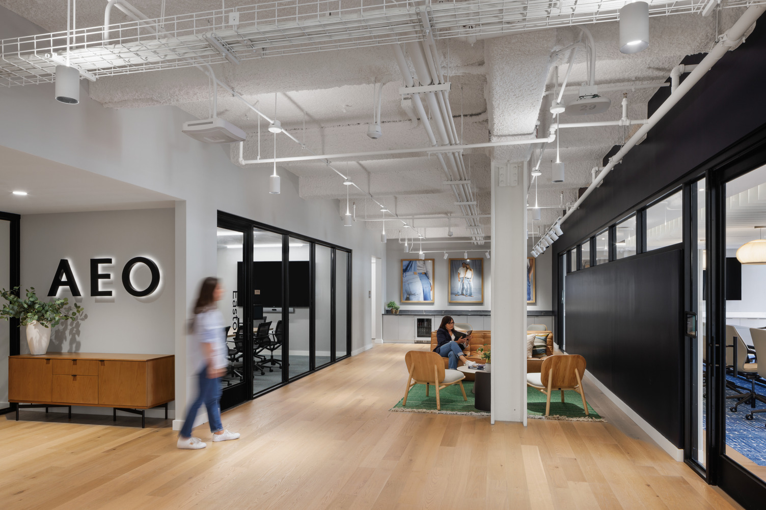 Lobby american-eagle-office-nyc-31