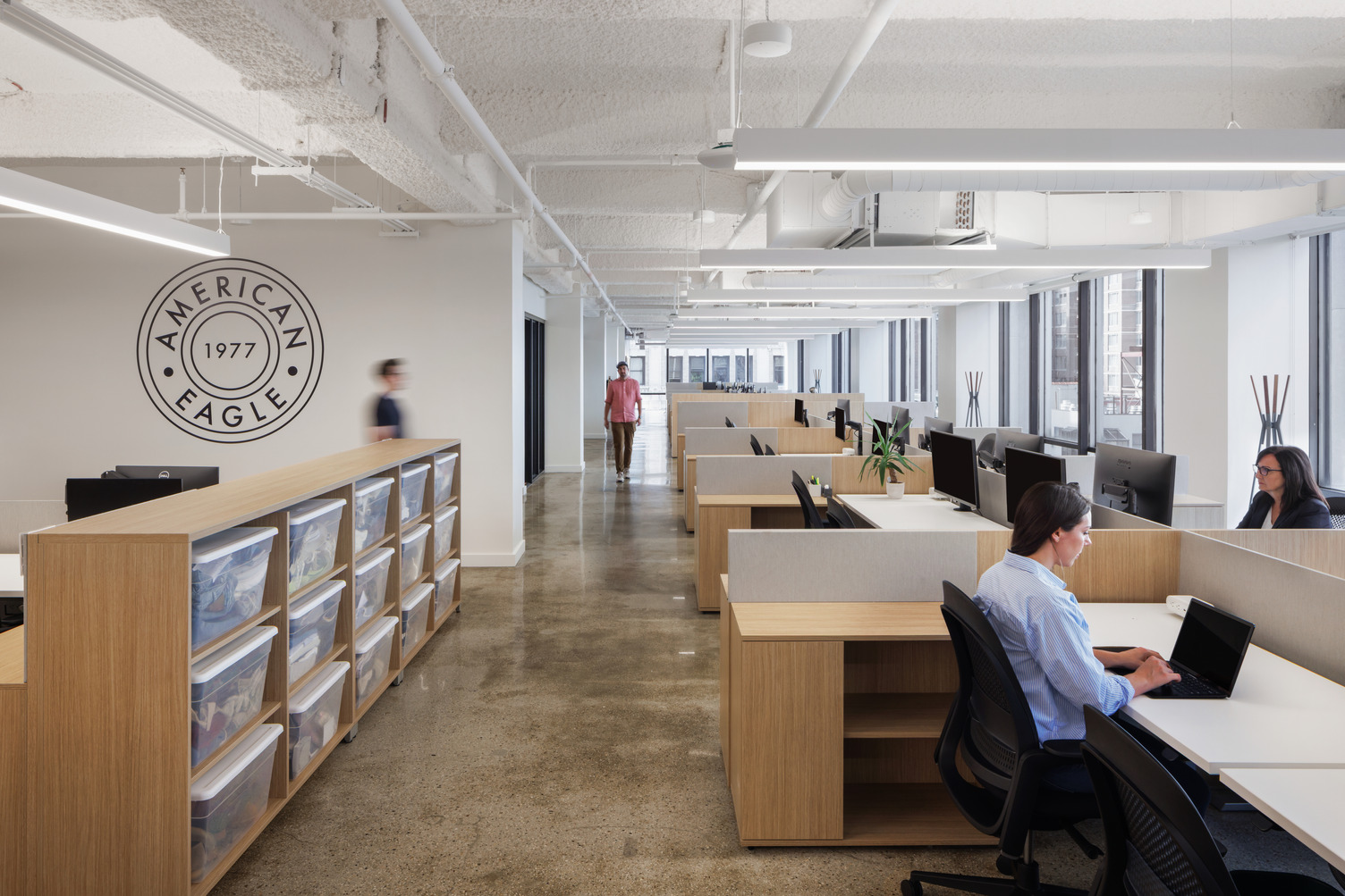 Open-plan workspace american-eagle-office-nyc-34