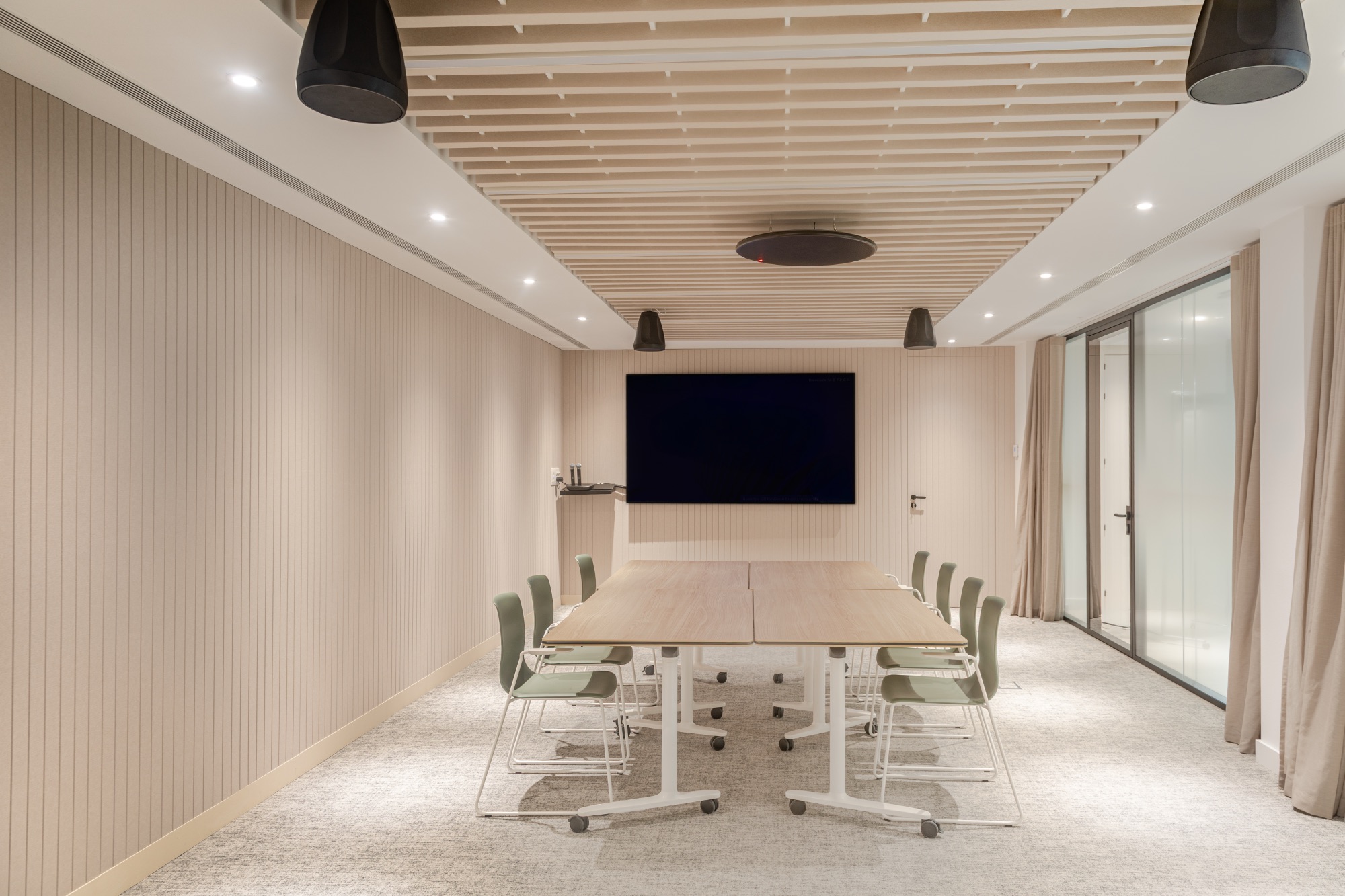 Training room criteo-barcelona-office-11