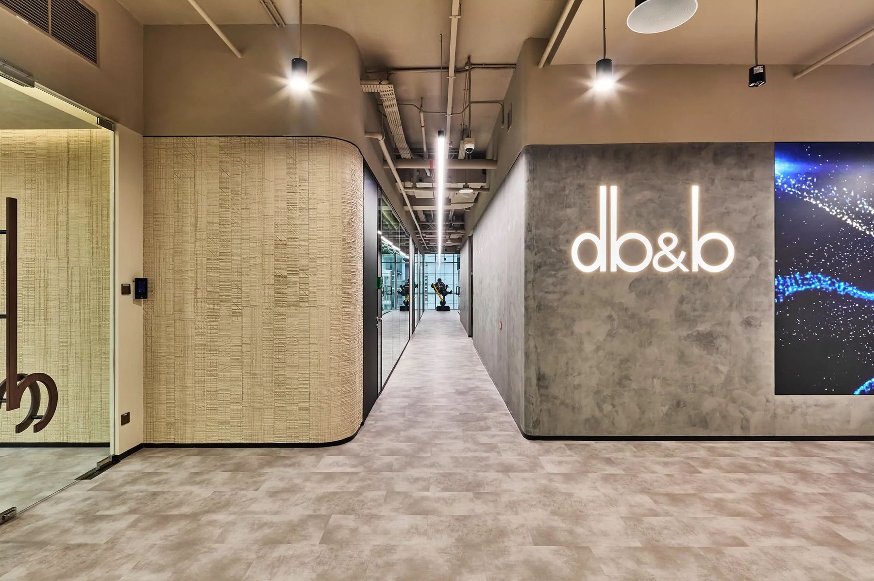 Corridor dbb-singapore-office-4