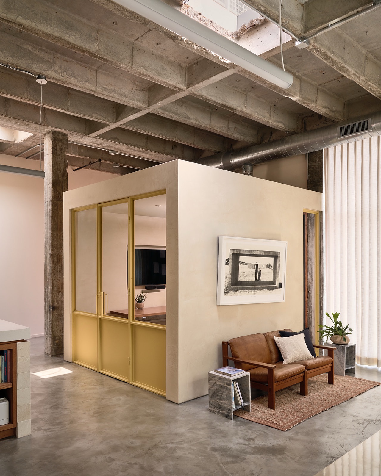 Office entry Tabor Minerals