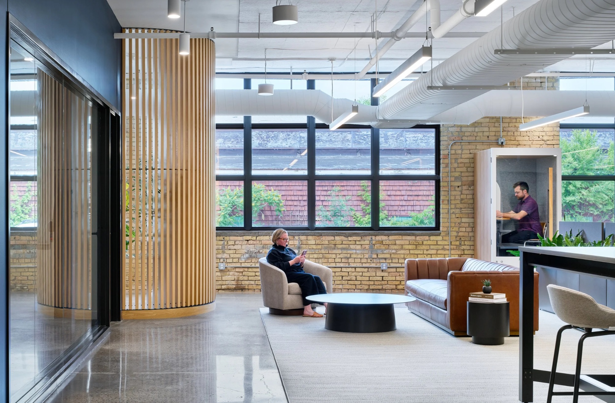 Breakout space livefront-office-11