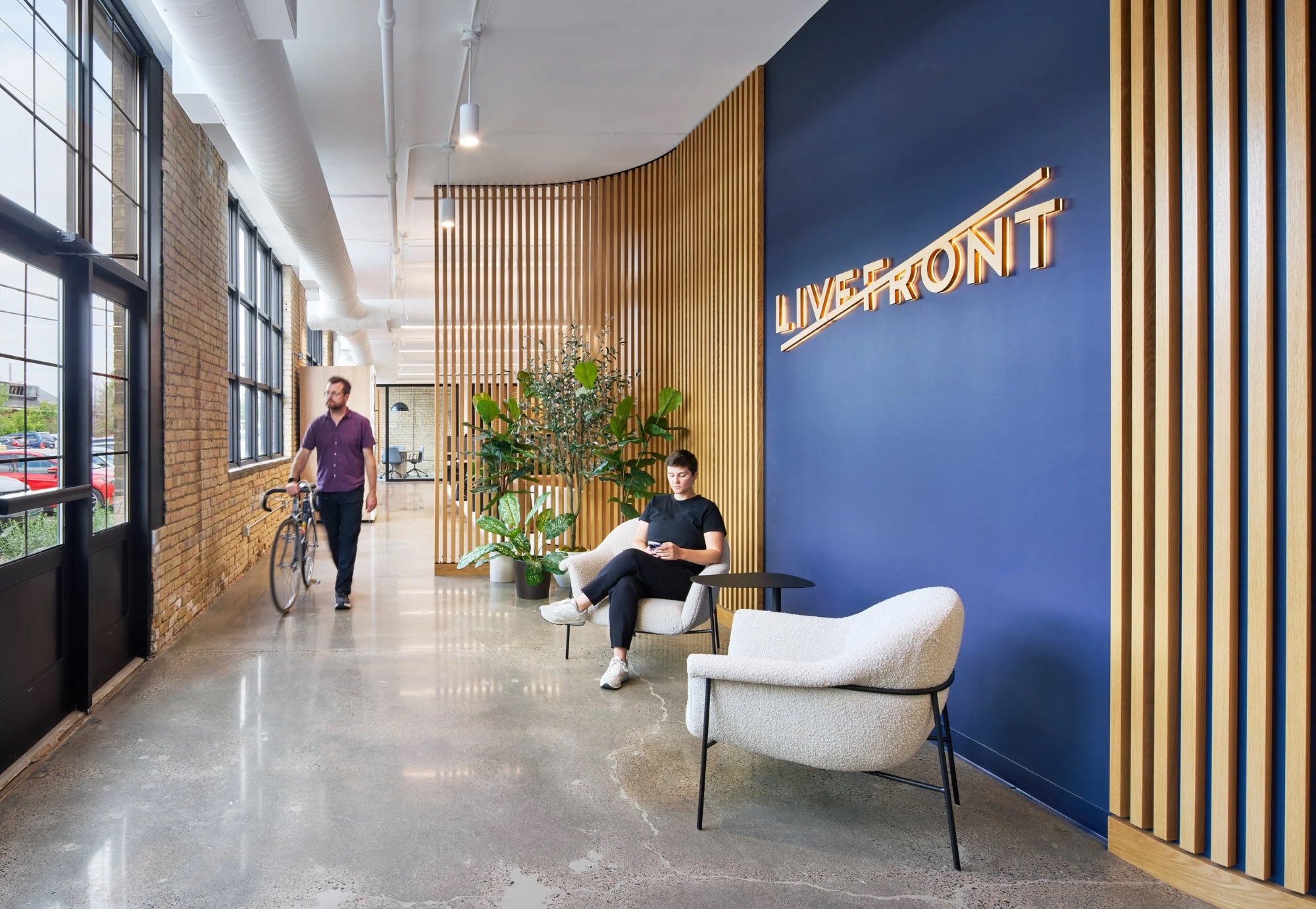 Lobby livefront-office-3