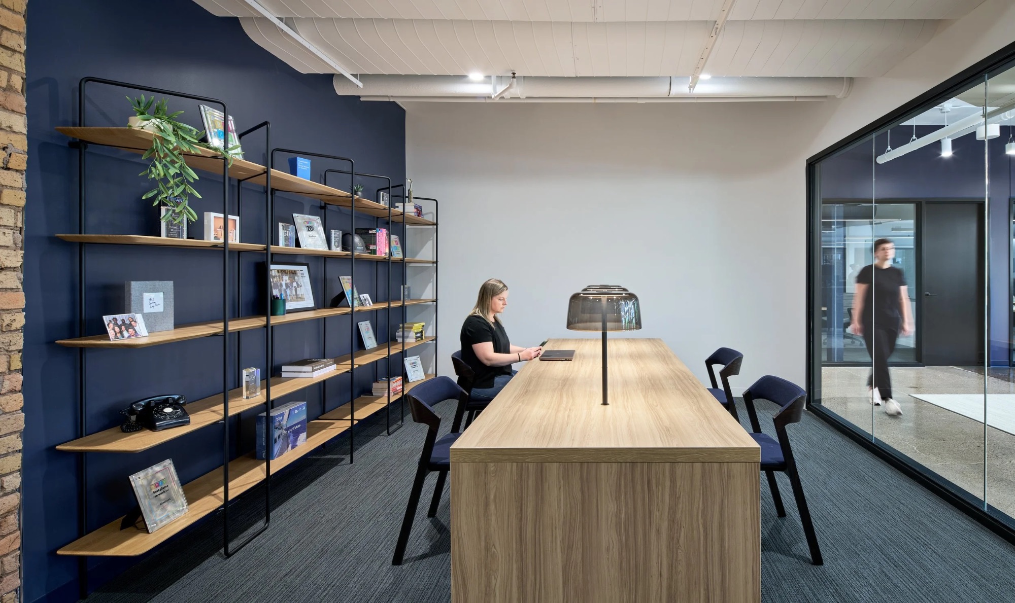 Meeting room livefront-office-9