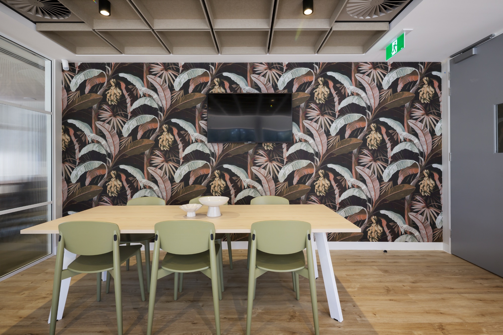Meeting room momentum-property-office-3