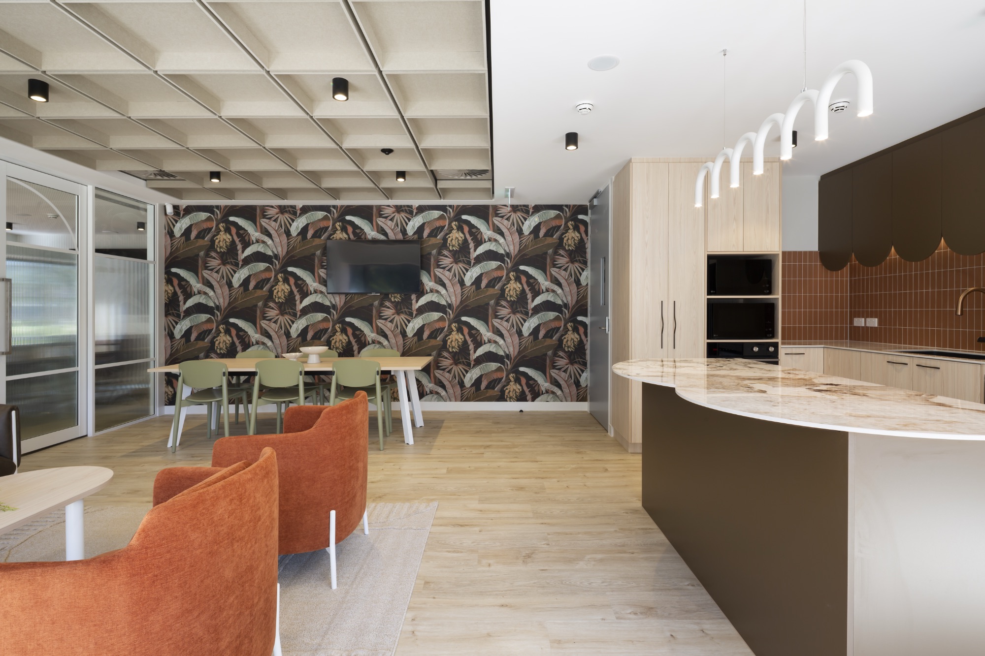 Collaborative space / Kitchen momentum-property-office-6
