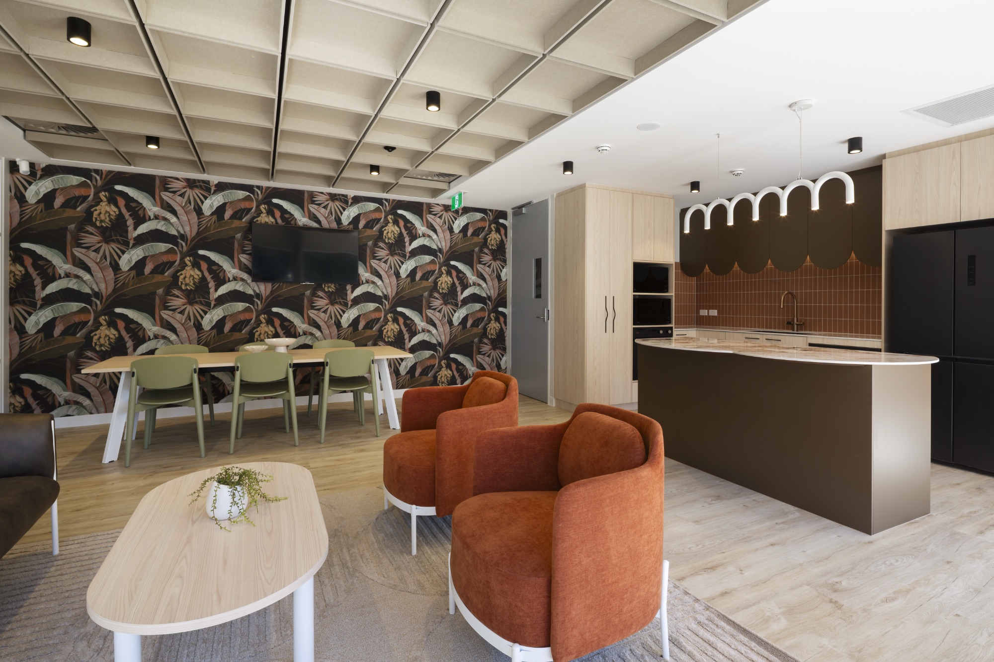 Collaborative space / Kitchen momentum-property-office-7