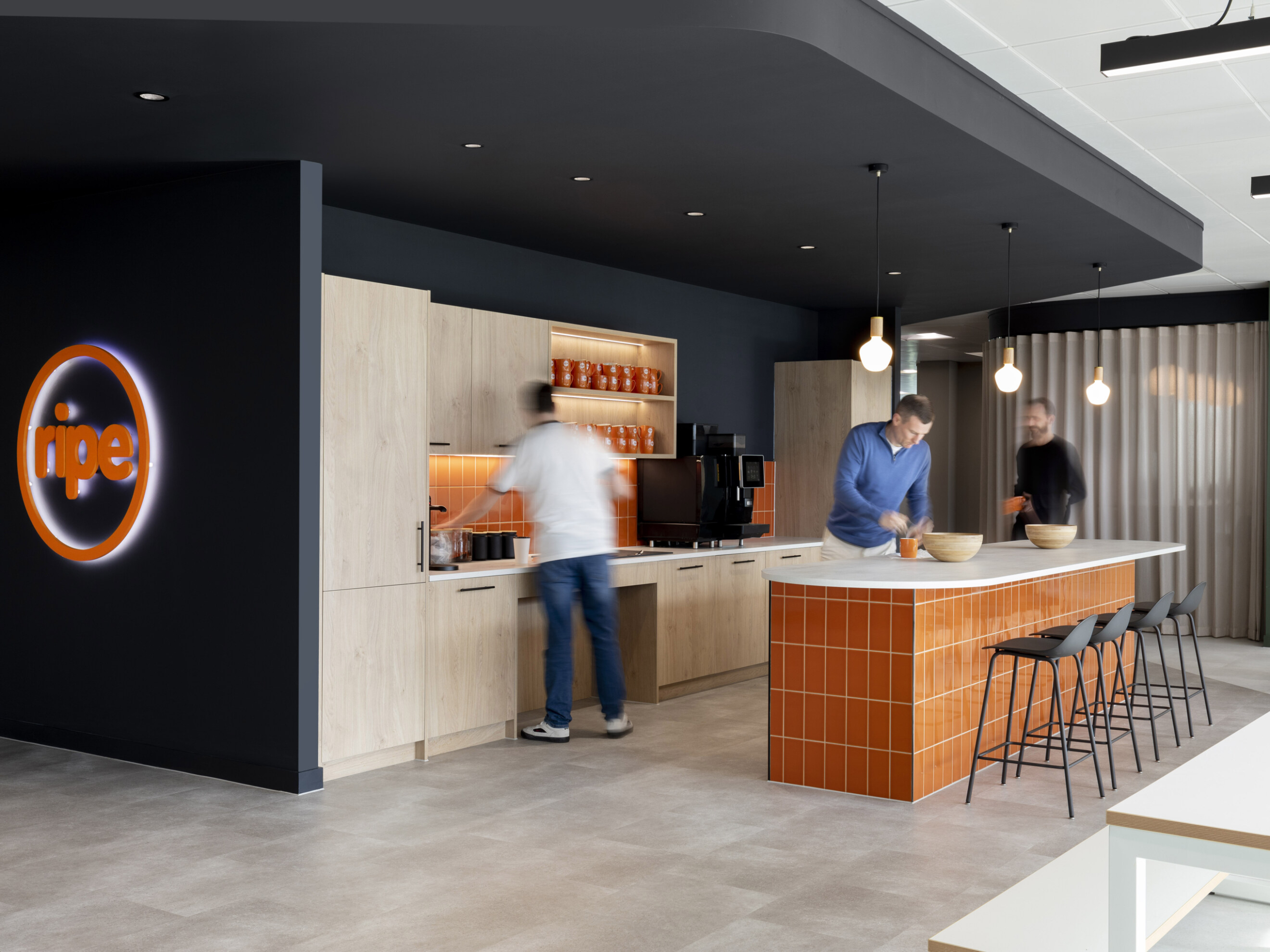 Meeting space / Café ripe-office-stockport-3